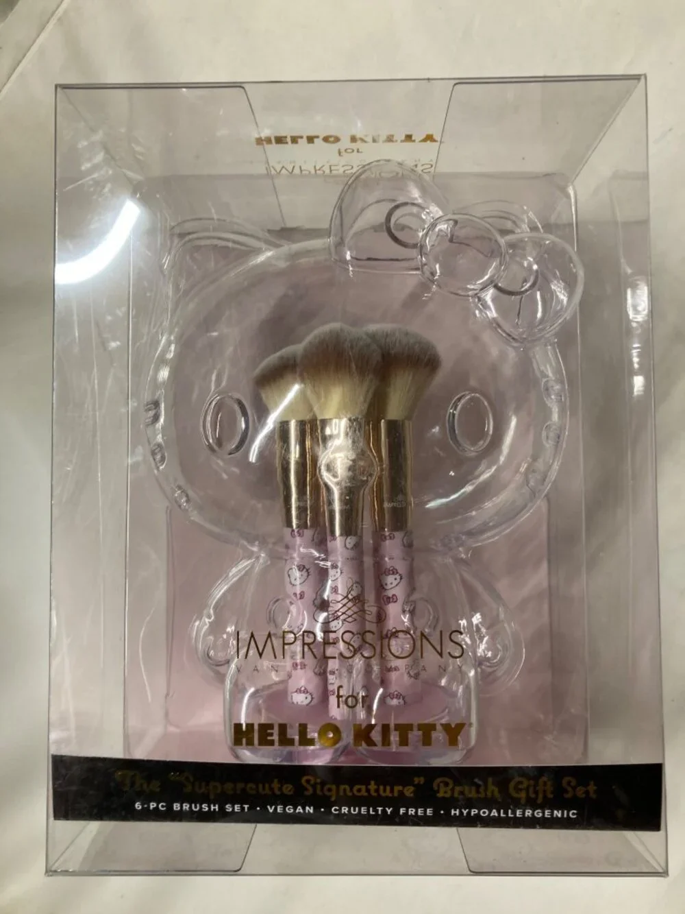 Hello Kitty Impressions Limited Edition Crème Shop Cotton Swabs & Pads Brush Set